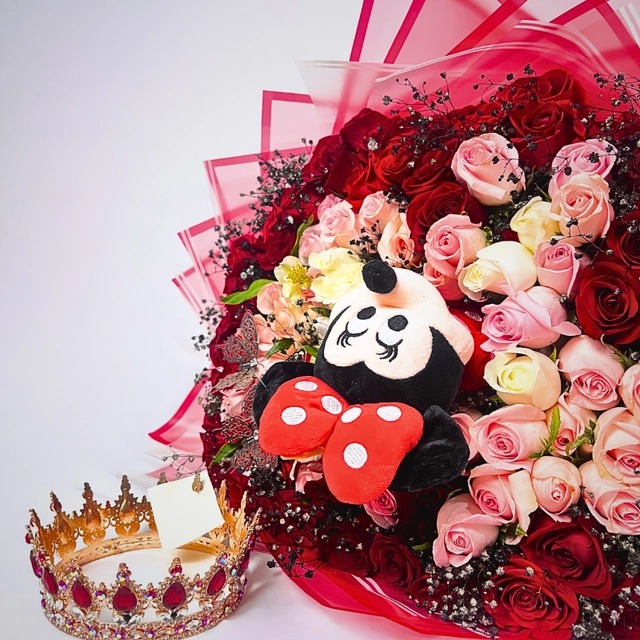 RAMO Minnie Mouse de 100 ROSAS