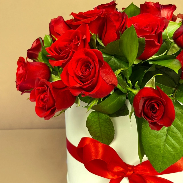 Box "Amor, Amor" de 48 Rosas