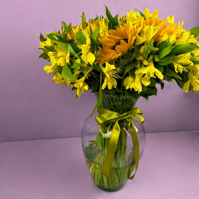 10 Girasoles y alstroemelia