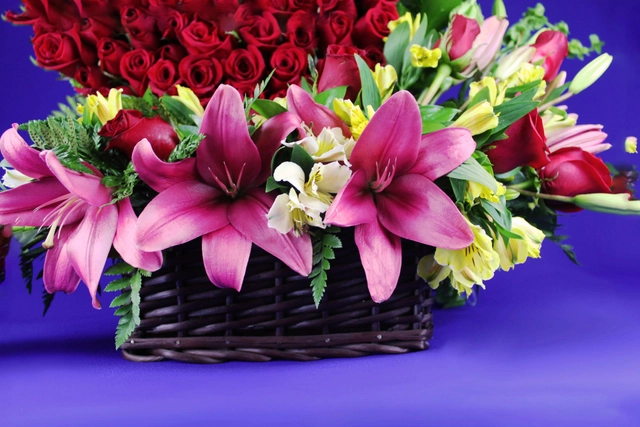 Canasta con Corazón 75 Rosas