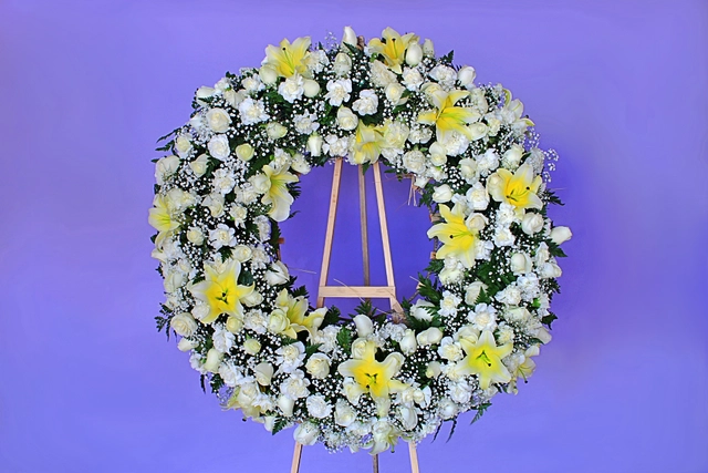 Corona de Rosas Blancas Paraíso