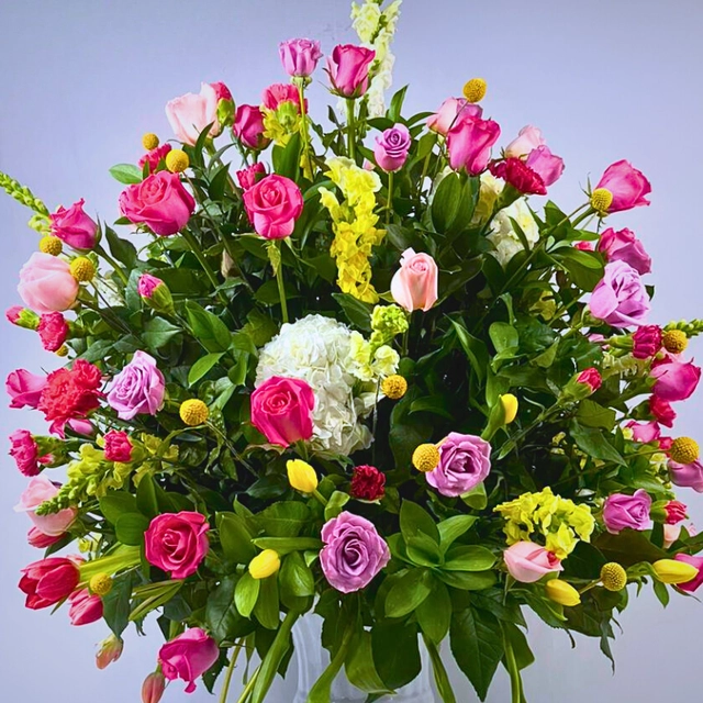 Canasta Jumbo con Rosas y Hortensias