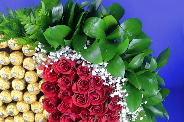 Corazón Rosas y Ferrero Rocher