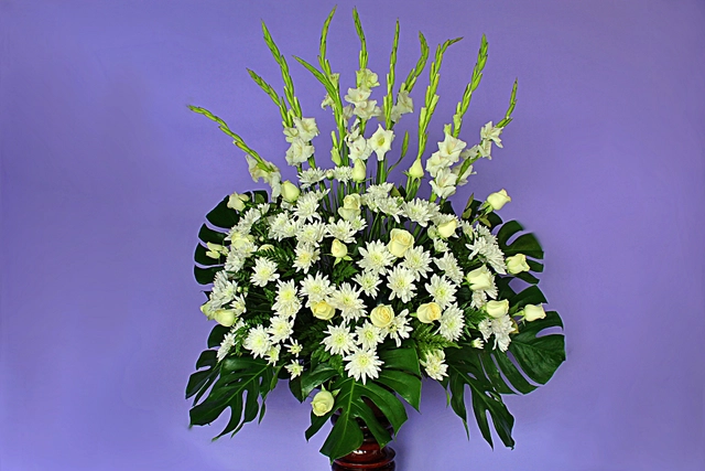 Arreglo Fúnebre con Rosa Blanca