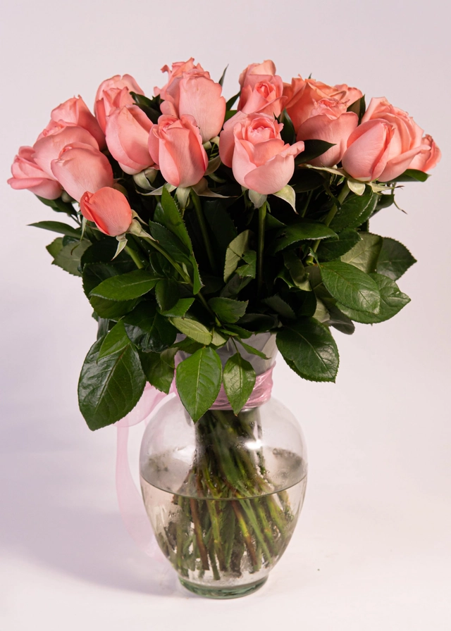 Jarrón con 24 Rosas Claras